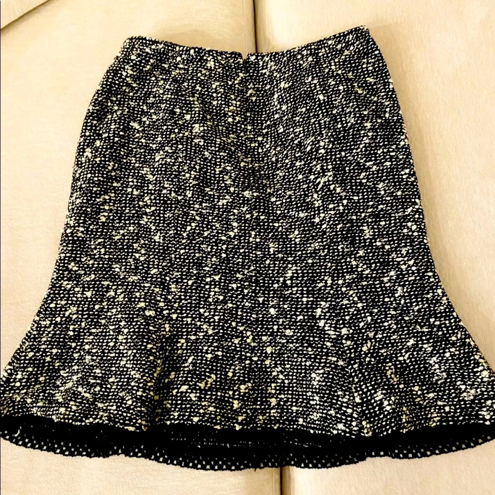 Newport News Black & White 60% Acrylic Shell Dotted Skirt